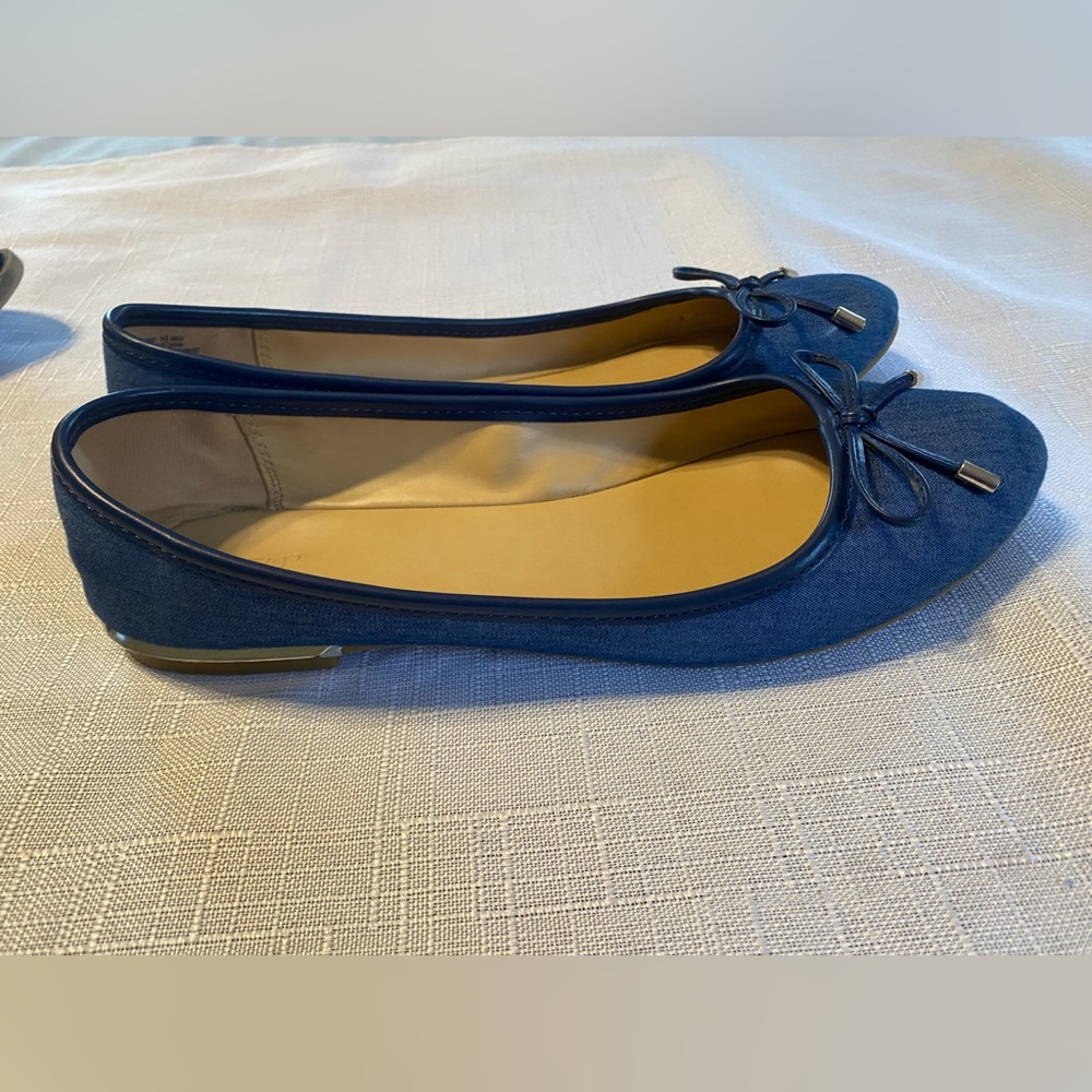 Women’s Flats size 9.5 APT.9
